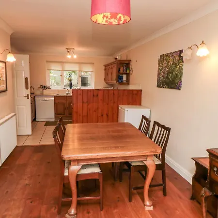 5 Church View Pickering